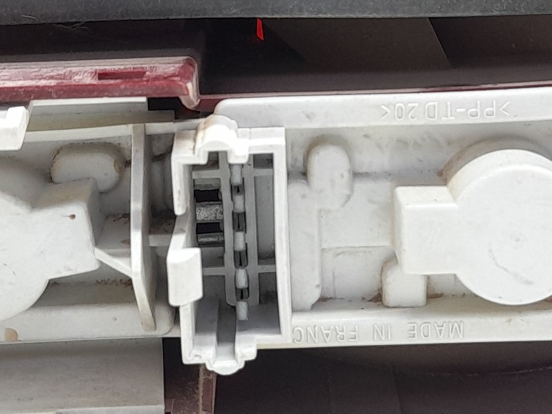 Recambio de piloto trasero izquierdo para renault express furgoneta/monovolumen (f40_, g40_) 1.2 (f406, g40a) referencia OEM IAM