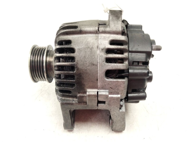 Recambio de alternador para renault megane ii sedán (lm0/1_) 1.5 dci (lm02, lm13, lm2a) referencia OEM IAM   