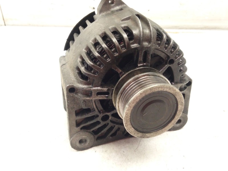 Recambio de alternador para renault megane ii sedán (lm0/1_) 1.5 dci (lm02, lm13, lm2a) referencia OEM IAM   
