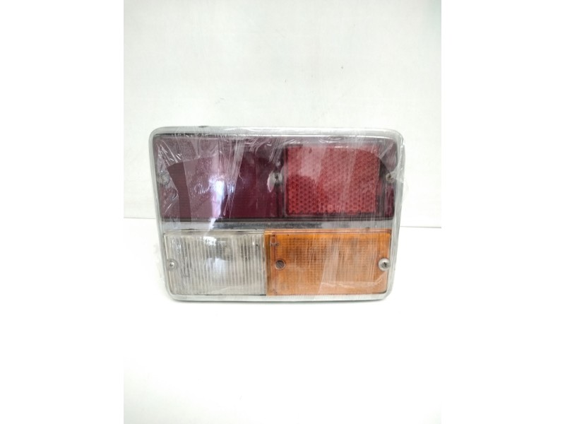 Recambio de piloto trasero derecho para seat 132 132 referencia OEM IAM 328644D  