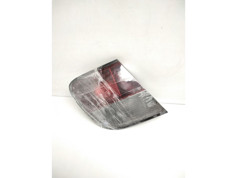 Recambio de piloto trasero central para nissan almera (n15) gx referencia OEM IAM A06HB L  