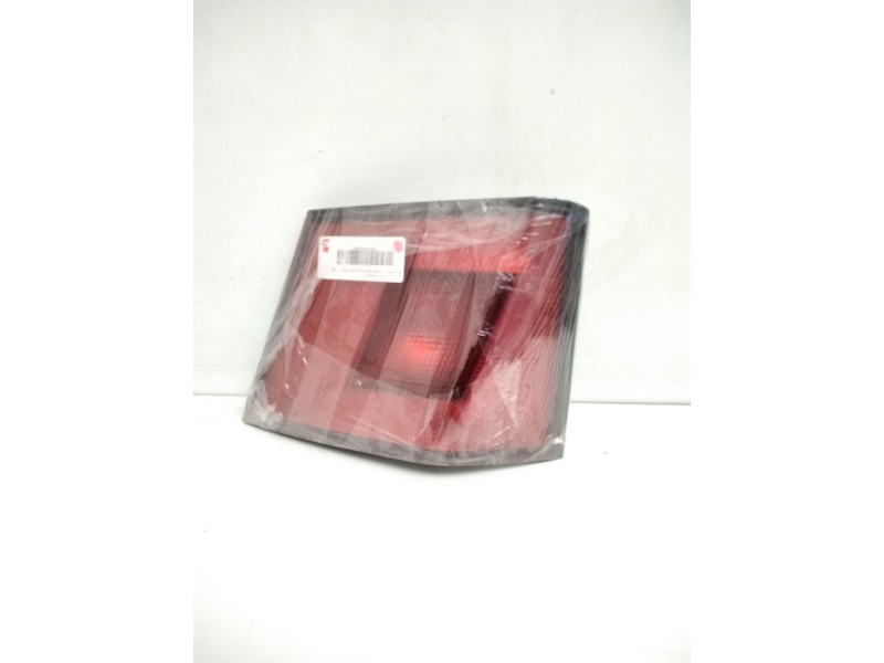 Recambio de piloto trasero derecho para mitsubishi carisma berlina 4 (da0) 1.6 cat referencia OEM IAM 29200203 MB952168 120804