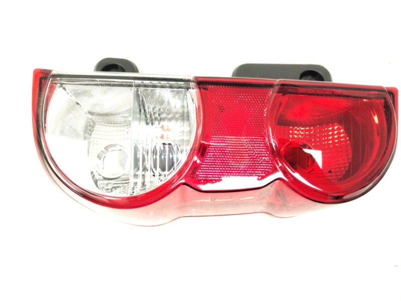 Recambio de piloto trasero derecho para nissan nv200 / evalia autobús e-nv (me0m) referencia OEM IAM 081151934R  