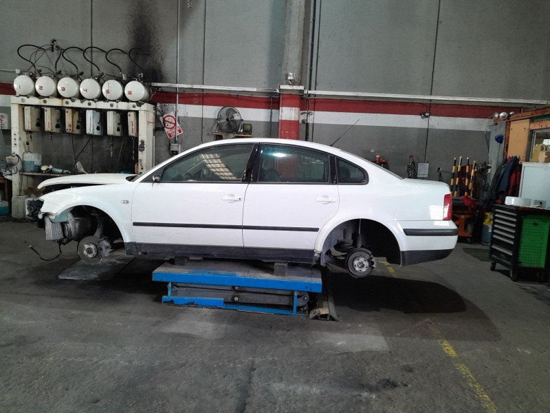 volkswagen passat b5 (3b2) del año 2000