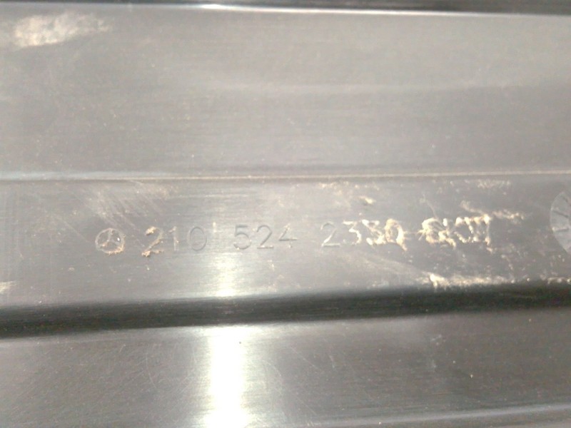 Recambio de cubrecarter para mercedes-benz clase e (w210) e 200 d (210.003) referencia OEM IAM A2105242330  