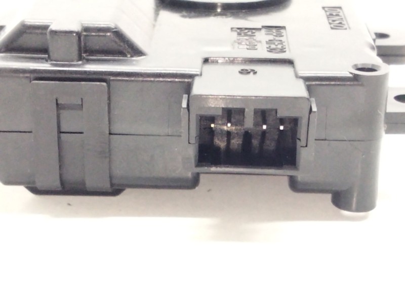 Recambio de motor de trampillas para isuzu d-max iii (tfr, tfs) 1.9 ddi (tfr87j, tfr87) referencia OEM IAM TG1138004040  