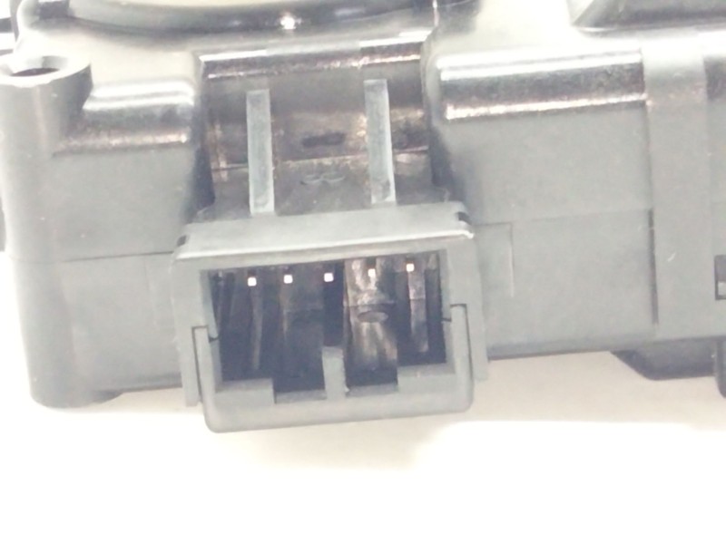 Recambio de motor de trampillas para isuzu d-max iii (tfr, tfs) 1.9 ddi (tfr87j, tfr87) referencia OEM IAM TG1138004040  