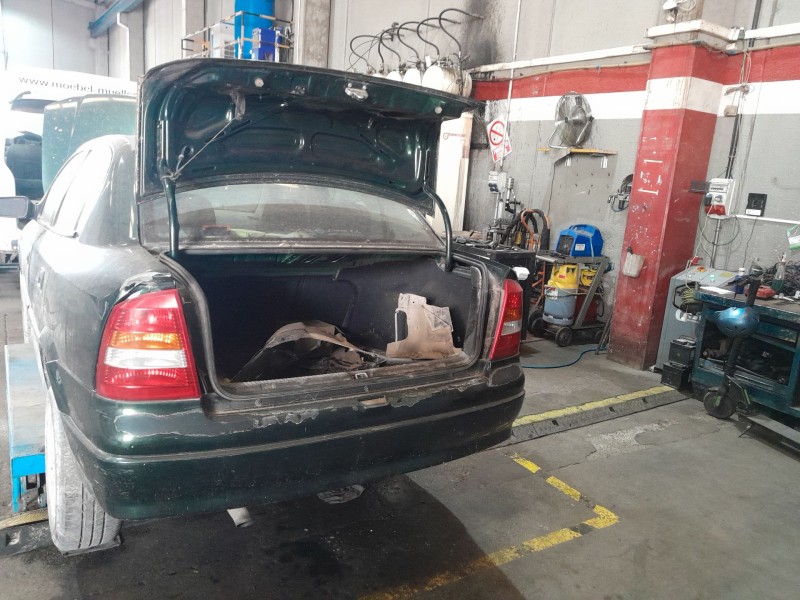 opel astra g sedán (t98) del año 1998