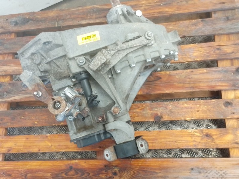 Recambio de caja cambios para volkswagen transporter t5 autobús (7hb, 7hj, 7eb, 7ej) 1.9 tdi referencia OEM IAM JQT  