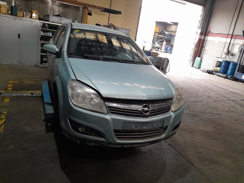 opel astra h (a04) del año 2009
