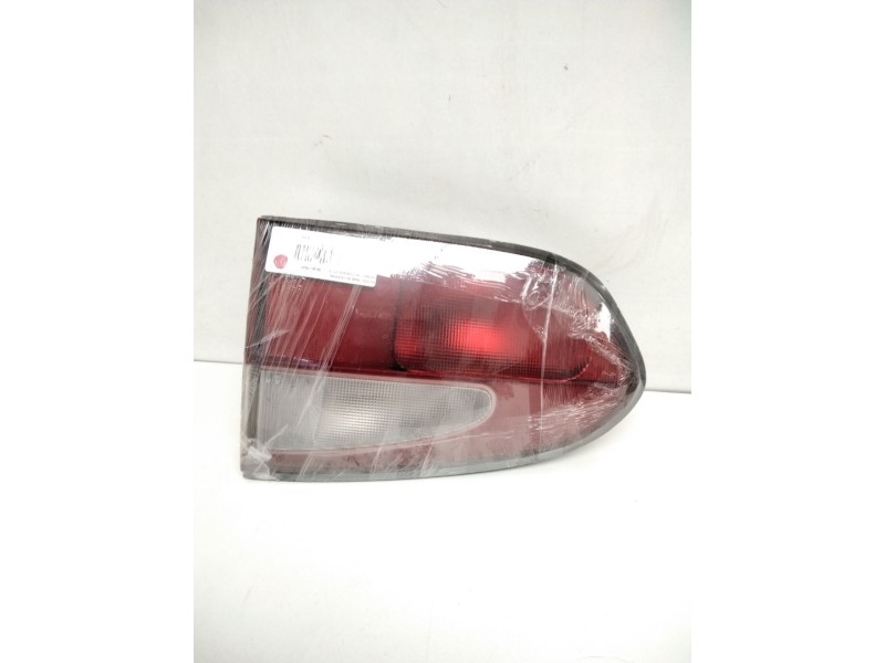 Recambio de piloto trasero central para hyundai h 1 referencia OEM IAM MH980227  