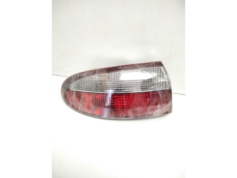 Recambio de piloto trasero izquierdo para daewoo lanos referencia OEM IAM 81156NA 8K26G 31952