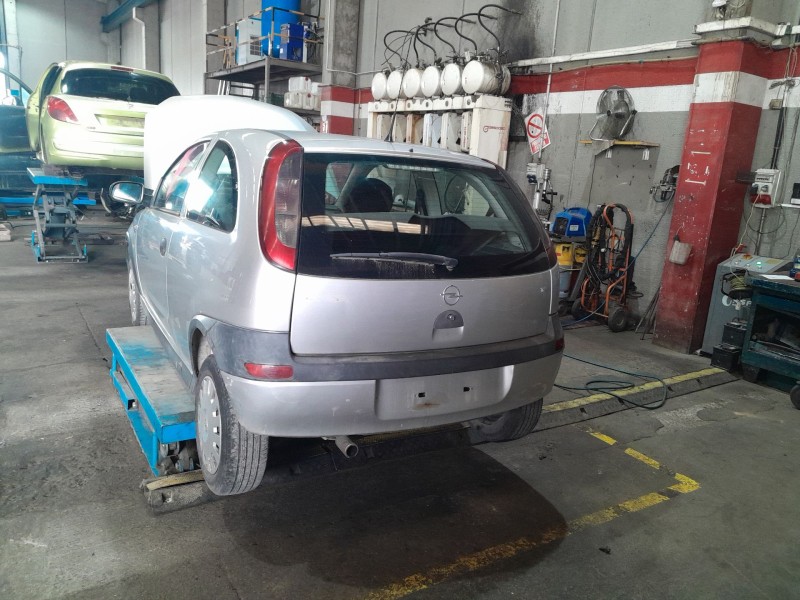 opel corsa c (x01) del año 2003