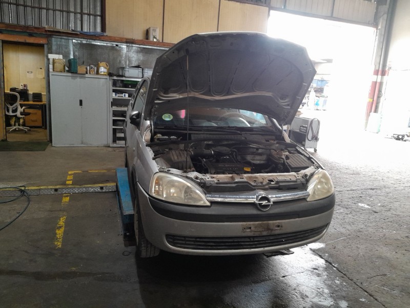 opel corsa c (x01) del año 2003