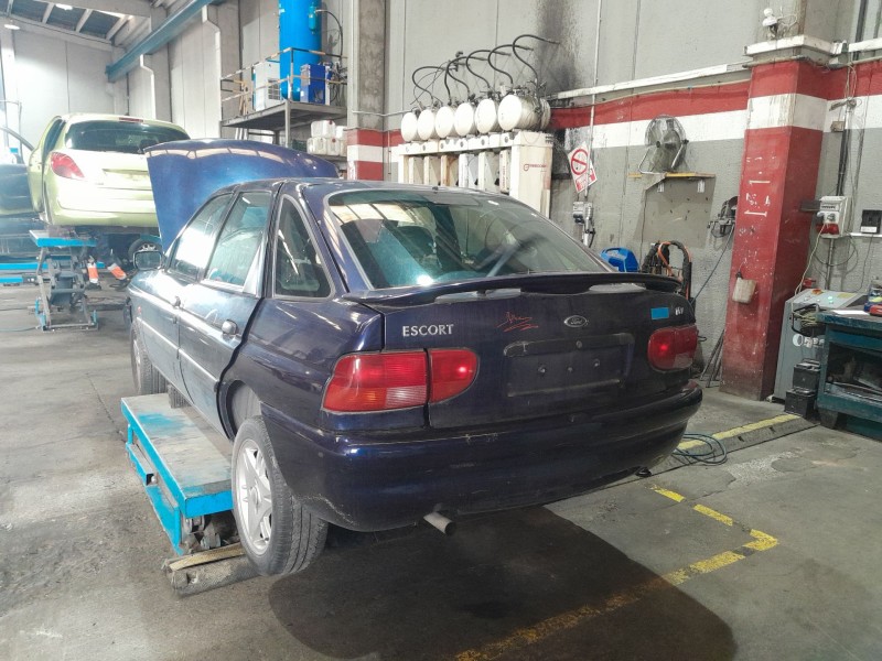ford escort vi sedán (gal, afl) del año 1999