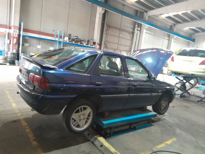 ford escort vi sedán (gal, afl) del año 1999