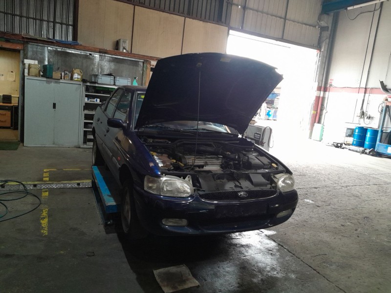 ford escort vi sedán (gal, afl) del año 1999