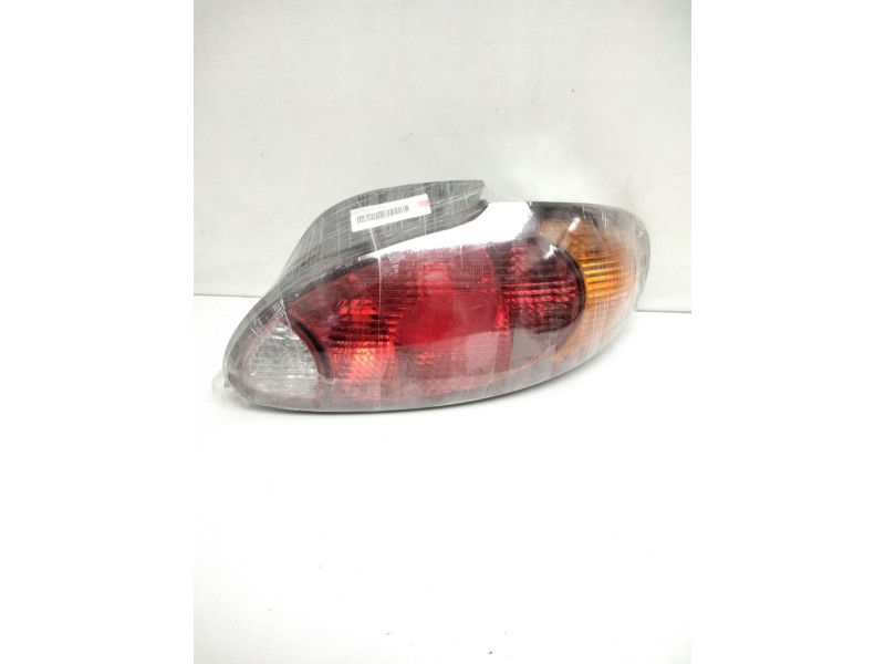 Recambio de piloto trasero derecho para hyundai lantra berlina (rd) 1.9 d gls referencia OEM IAM 9240229520 R92402295 