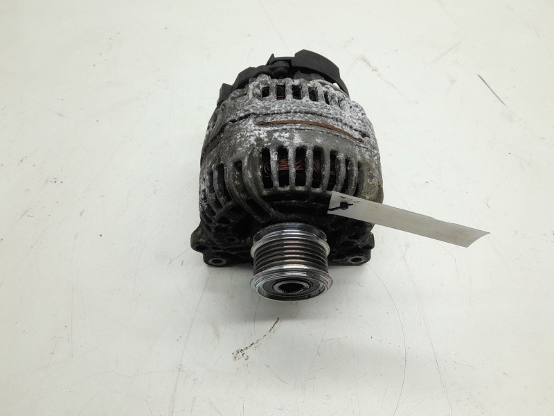 Recambio de alternador para seat leon (1p1) 2.0 tdi referencia OEM IAM 06F903023F  