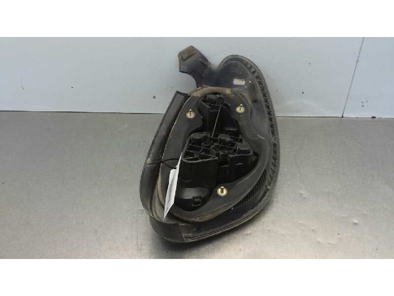 Recambio de piloto trasero izquierdo para fiat bravo (182) jtd 105 / 100 sx referencia OEM IAM 0046538353  