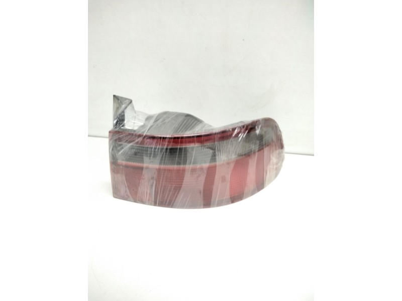 Recambio de piloto trasero derecho para honda accord berlina (cg7-9/ch1-7) 2.0 td referencia OEM IAM 236242R 23623401 