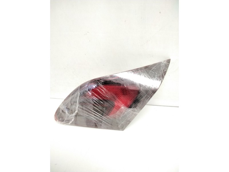 Recambio de piloto trasero derecho porton para opel astra j lim. cosmo referencia OEM IAM 216402  