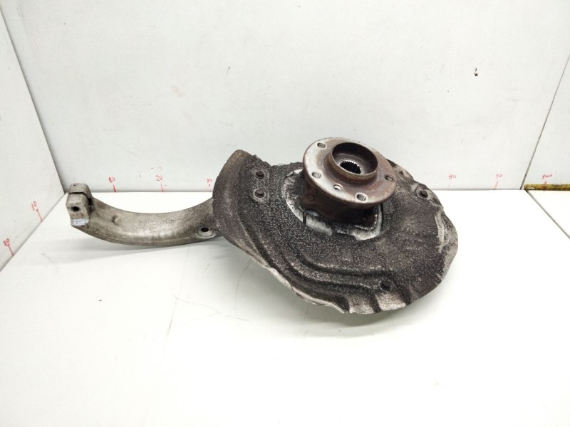 Recambio de mangueta delantera derecha para bmw x5 (e70) 3.0 sd referencia OEM IAM 6869870  