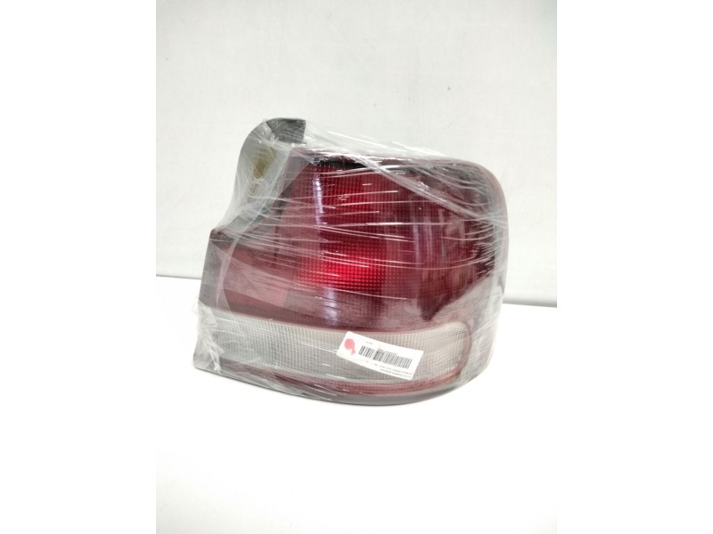 Recambio de piloto trasero derecho para hyundai lantra (j1) 1.8 16v cat referencia OEM IAM R02402205  
