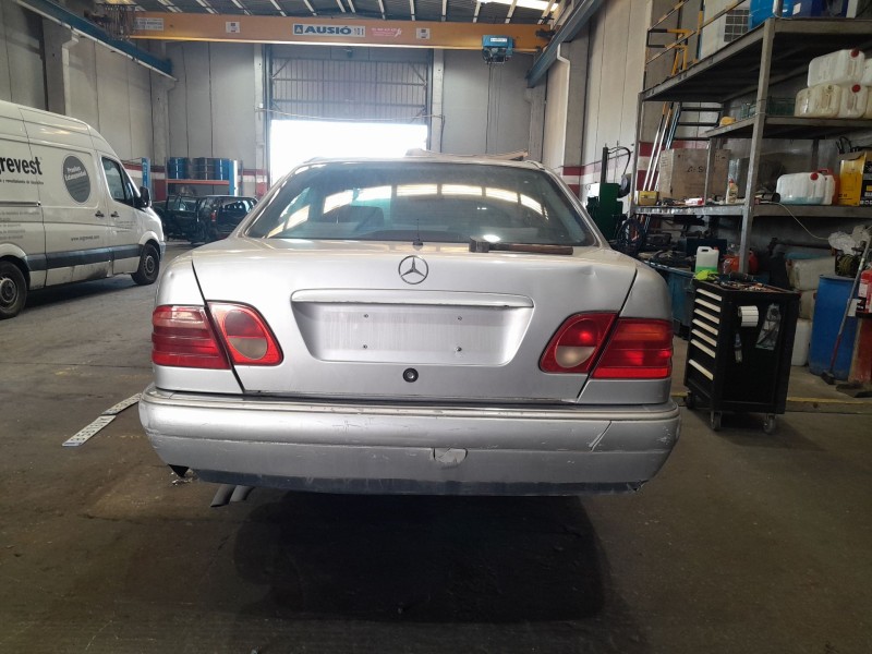 mercedes-benz clase e (w210) del año 1999