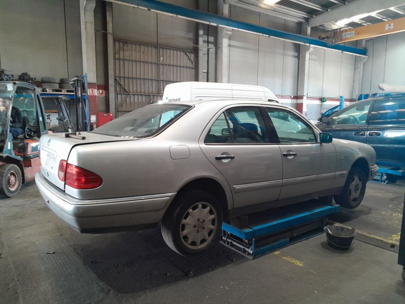 mercedes-benz clase e (w210) del año 1999