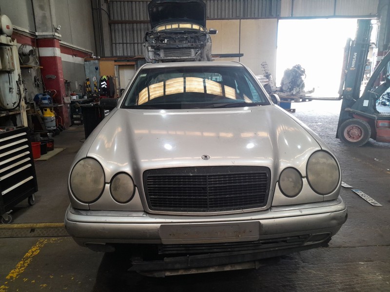 mercedes-benz clase e (w210) del año 1999