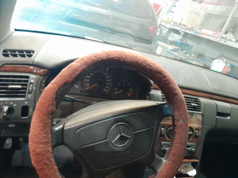 mercedes-benz clase e (w210) del año 1999