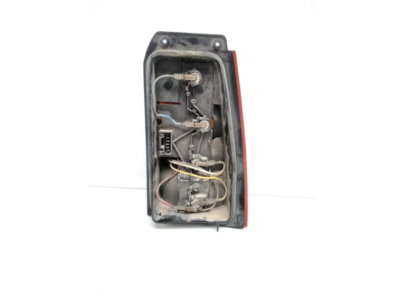 Recambio de piloto trasero izquierdo para fiat regata berlina 1.3 referencia OEM IAM 336857S 385S 