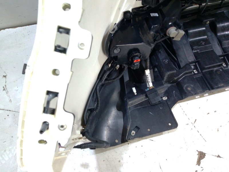 Recambio de paragolpes delantero para ford kuga i 2.0 tdci referencia OEM IAM   