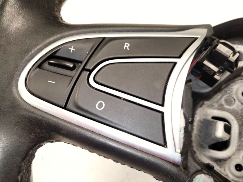 Recambio de volante para renault talisman (lp_) 1.6 tce 150 referencia OEM IAM 484003952R  