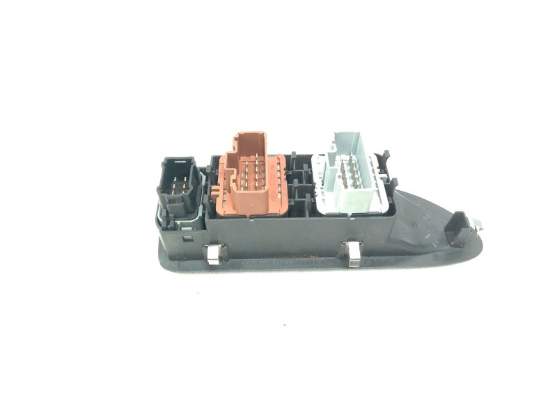Recambio de mando elevalunas delantero izquierdo para renault laguna ii (bg0/1_) 2.0 dci (bg14, bg1s) referencia OEM IAM 8200397