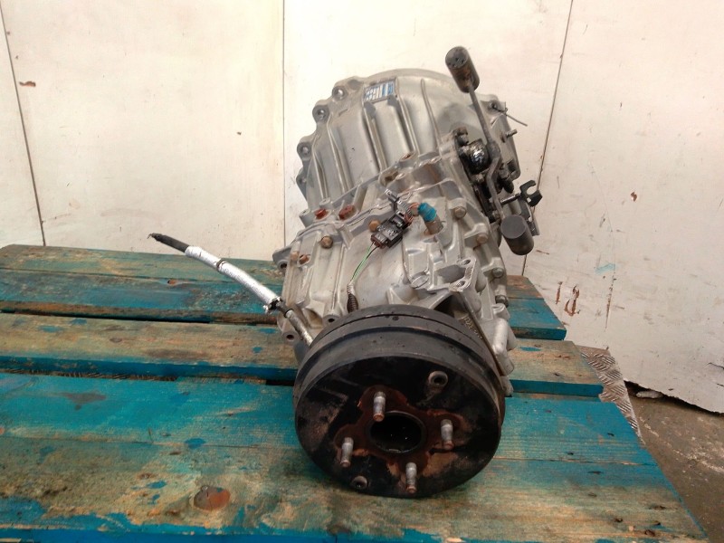 Recambio de caja cambios para nissan nt500 35.15 referencia OEM IAM 32010LC40A  