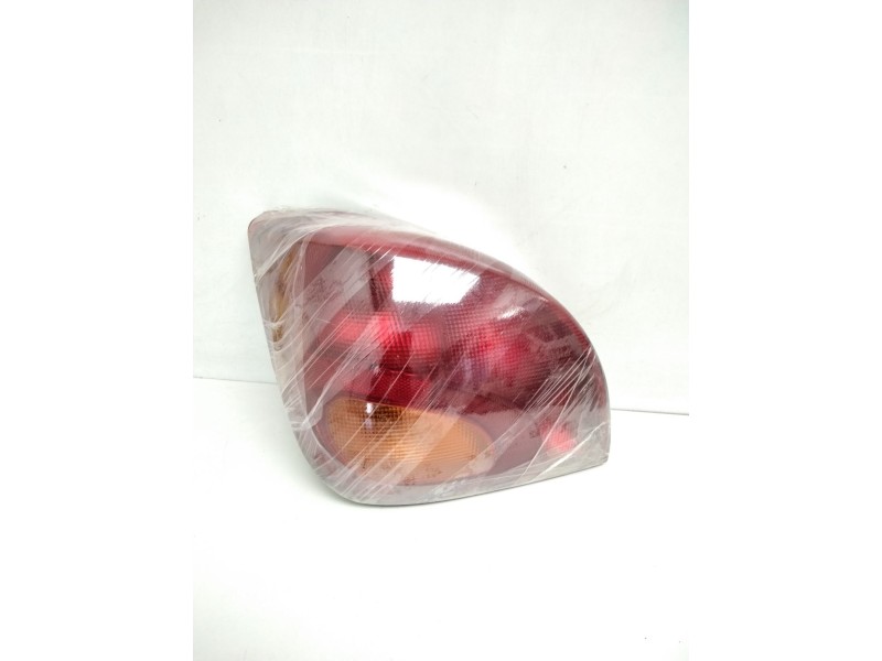 Recambio de piloto trasero izquierdo para ford fiesta berlina studio referencia OEM IAM 084311919L 1044156 