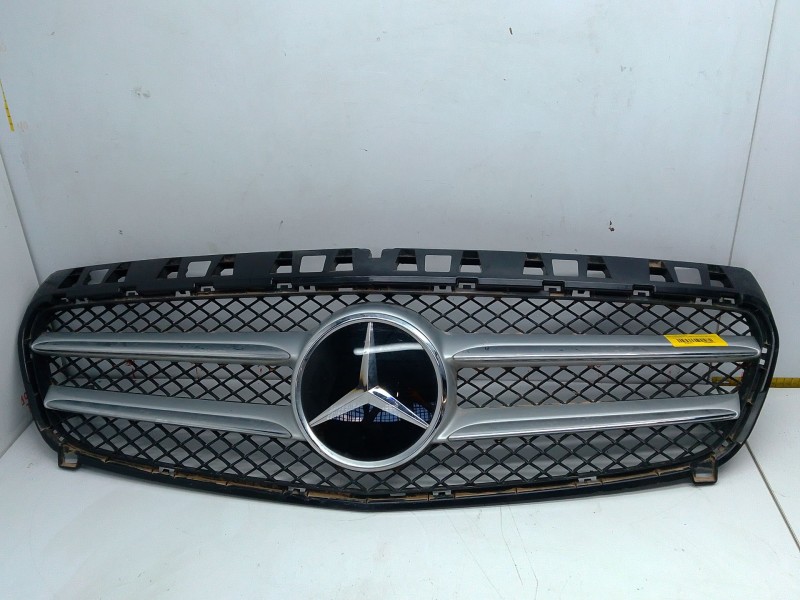 Recambio de rejilla delantera para mercedes-benz clase a (w176) a 200 cdi / d (176.008) referencia OEM IAM A1768880260  