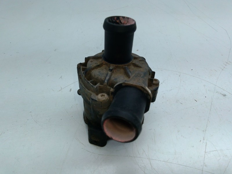 Recambio de bomba agua electrica para volkswagen caddy iii monospace (2kb, 2kj, 2cb, 2cj) 1.9 tdi referencia OEM IAM 2Q0965561  