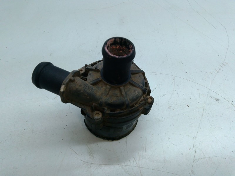 Recambio de bomba agua electrica para volkswagen caddy iii monospace (2kb, 2kj, 2cb, 2cj) 1.9 tdi referencia OEM IAM 2Q0965561  