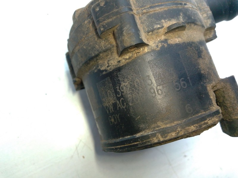 Recambio de bomba agua electrica para volkswagen caddy iii monospace (2kb, 2kj, 2cb, 2cj) 1.9 tdi referencia OEM IAM 2Q0965561  