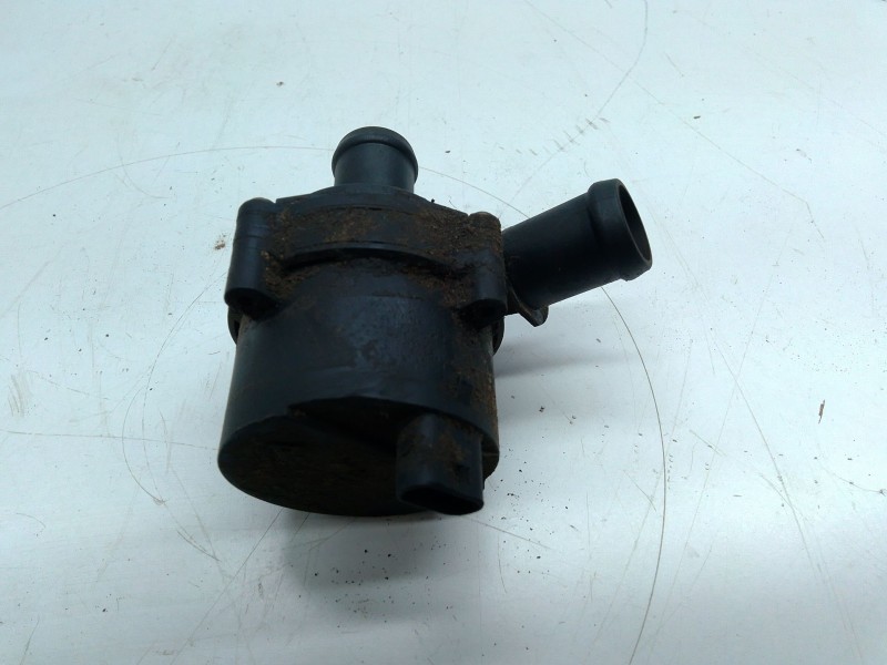 Recambio de bomba agua electrica para volkswagen caddy iii monospace (2kb, 2kj, 2cb, 2cj) 1.9 tdi referencia OEM IAM 5Q0965567J 
