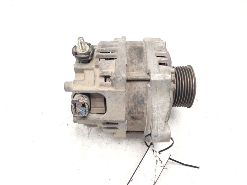 Recambio de alternador para nissan nt500 35.15 referencia OEM IAM   