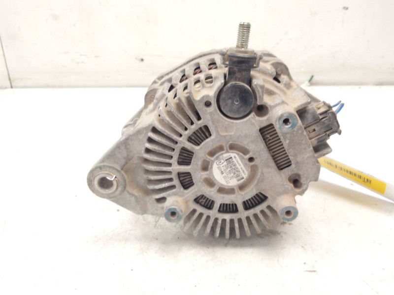 Recambio de alternador para nissan nt500 35.15 referencia OEM IAM   