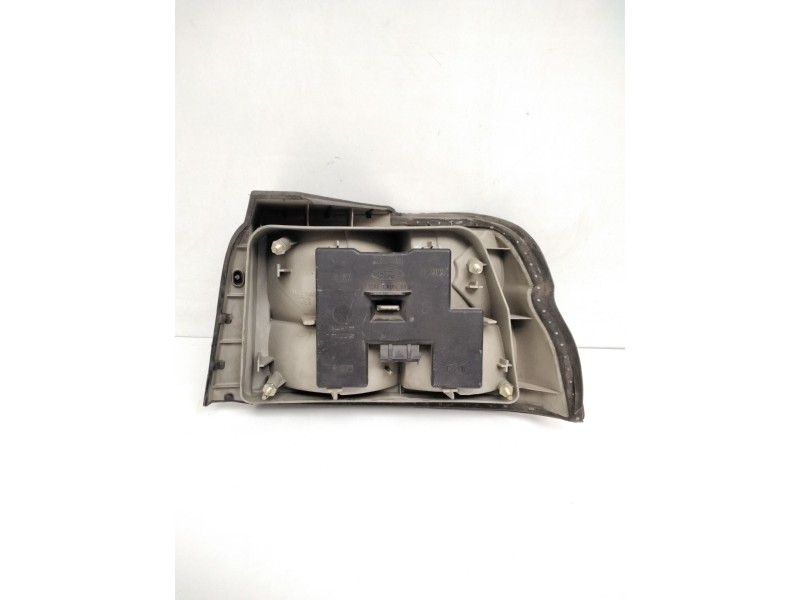 Recambio de piloto trasero izquierdo para ford escort berlina/turnier 1.6 16v cat referencia OEM IAM 93AG13A603AA  