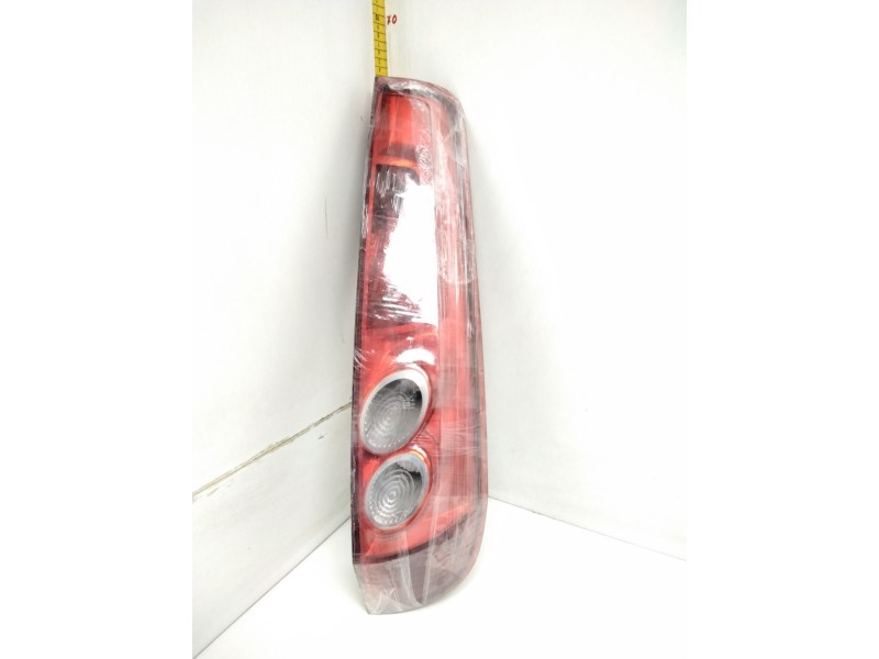 Recambio de piloto trasero derecho para ford fiesta (cbk) futura referencia OEM IAM 6S6113404B 1324561 