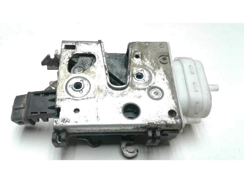 Recambio de cerradura puerta delantera derecha para audi 100 berlina (c4) básico referencia OEM IAM   
