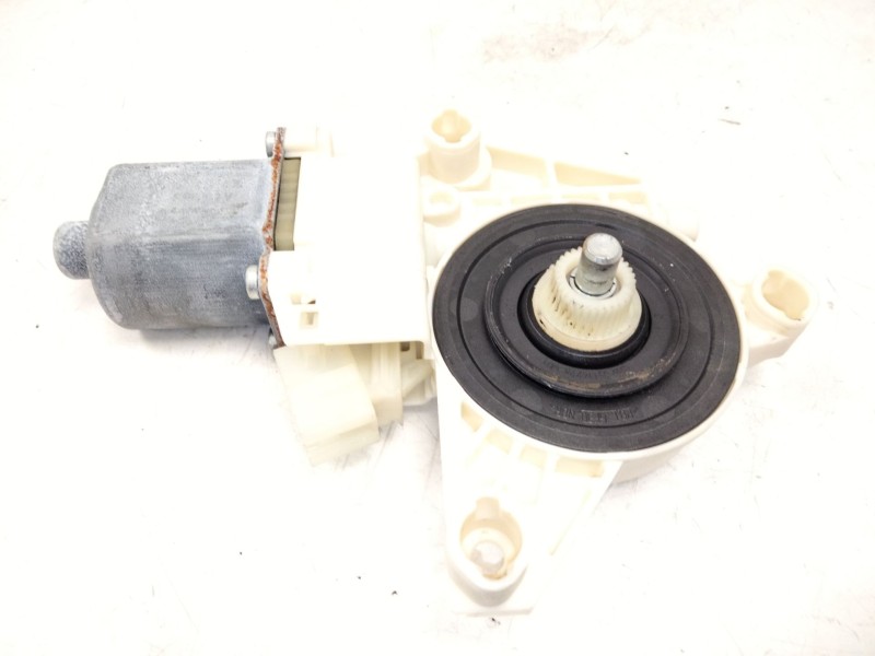 Recambio de motor elevalunas delantero izquierdo para mercedes-benz clase a (w176) a 200 cdi / d (176.008) referencia OEM IAM A2