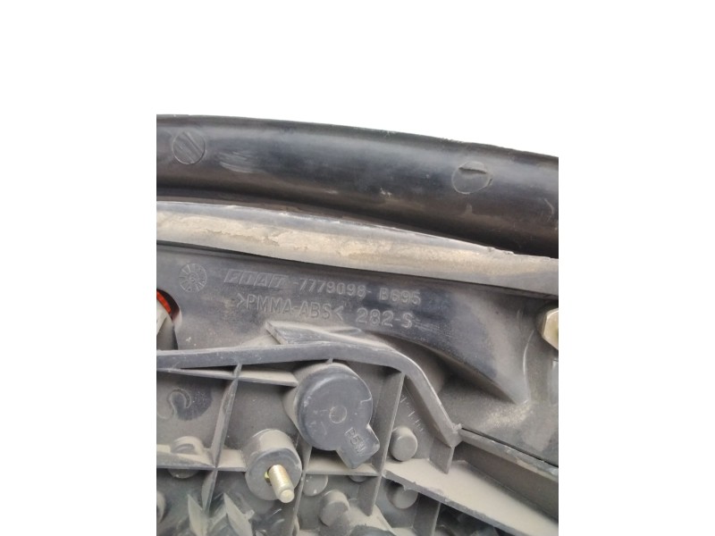Recambio de piloto trasero izquierdo para fiat bravo (182) 1.9 jtd cat referencia OEM IAM 7779098B695 FIAT BRAVO (182) 1.9 TD 10